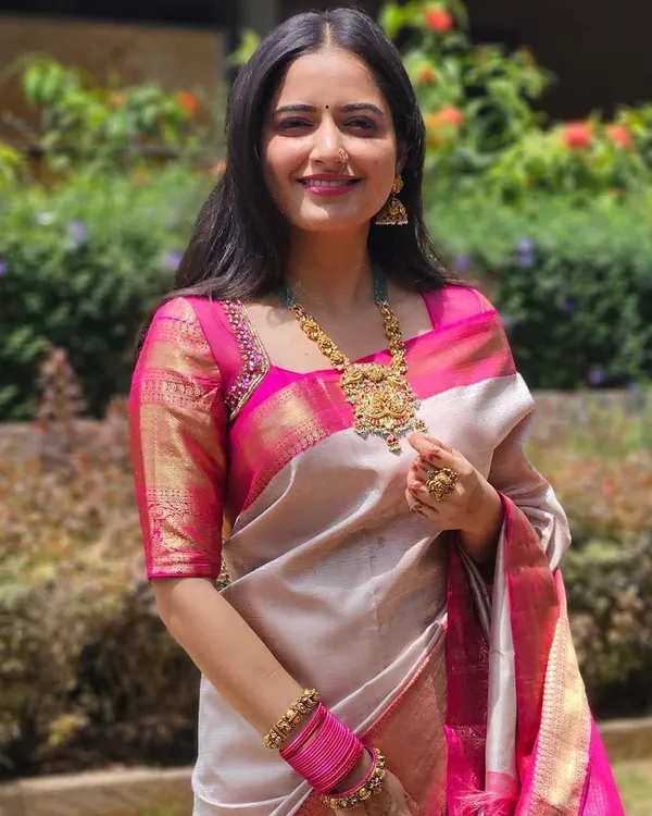 Silver_Pink_Border_Soft_Lichi_Silk_Saree_New_Collection_|_Latest_Design_Pattu_Party_Wear_Sadi_With_Blouse_Piece_Trending_Wedding_Saree_-_Lichi_Silk
