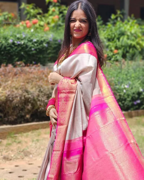 Silver_Pink_Border_Soft_Lichi_Silk_Saree_New_Collection_|_Latest_Design_Pattu_Party_Wear_Sadi_With_Blouse_Piece_Trending_Wedding_Saree_-_Lichi_Silk