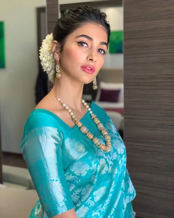 Aqua_Blue_Soft_Lichi_Silk_Latest_Design_Pattu_Party_Wear_Sadi_with_Jacquard_Border_�_Trending_Wedding_Sari_with_Blouse_Piece