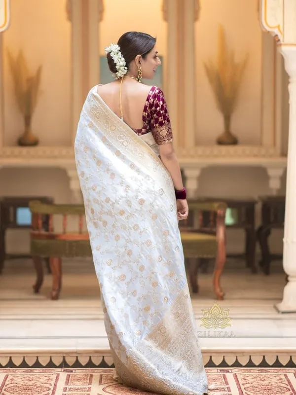 Off-White_Saree_New_Collection_�_Elegant_Banarasi_Saree_with_Latest_Design,_Rich_Pallu_&_Contrast_Blouse_|_Wedding_&_Partywear_Stylish_Sadi_with_Blouse_Piece_in_Soft_Lichi_Silk