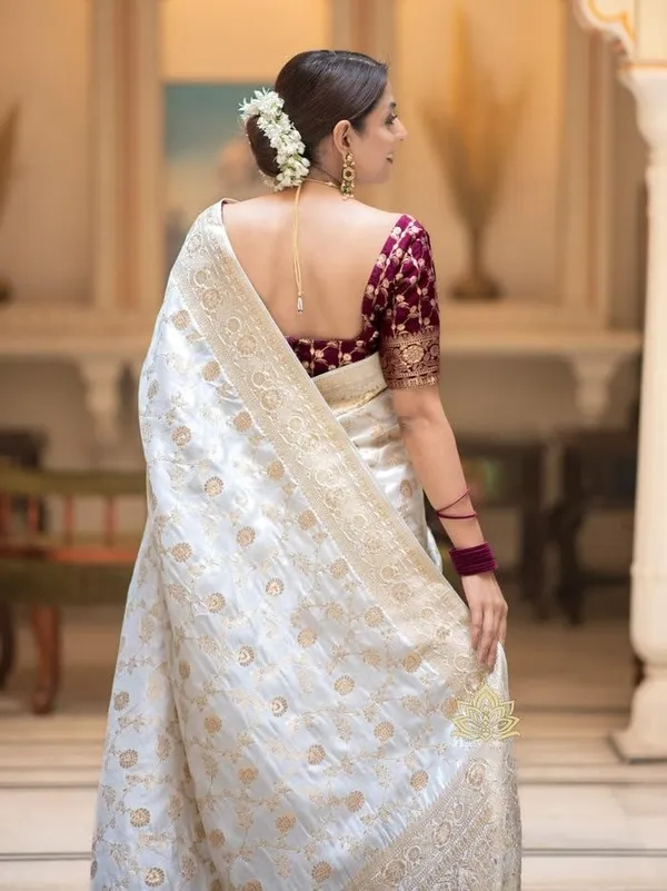 Off-White_Saree_New_Collection_�_Elegant_Banarasi_Saree_with_Latest_Design,_Rich_Pallu_&_Contrast_Blouse_|_Wedding_&_Partywear_Stylish_Sadi_with_Blouse_Piece_in_Soft_Lichi_Silk