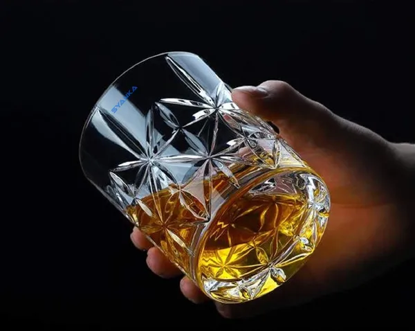 Set_of_2_Italian_Premium_Whiskey_Glasses_for_Drinks_|_Stylish_and_Attractive_Crystal_Design_Glasses