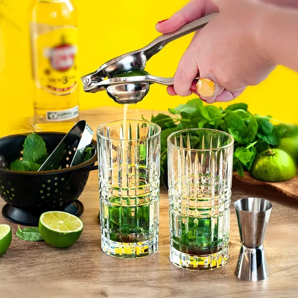 Set_of_2_Italian_Premium_Glasses_for_Juices_and_Water_|_Stylish_and_Attractive_Crystal_Design_Glasses
