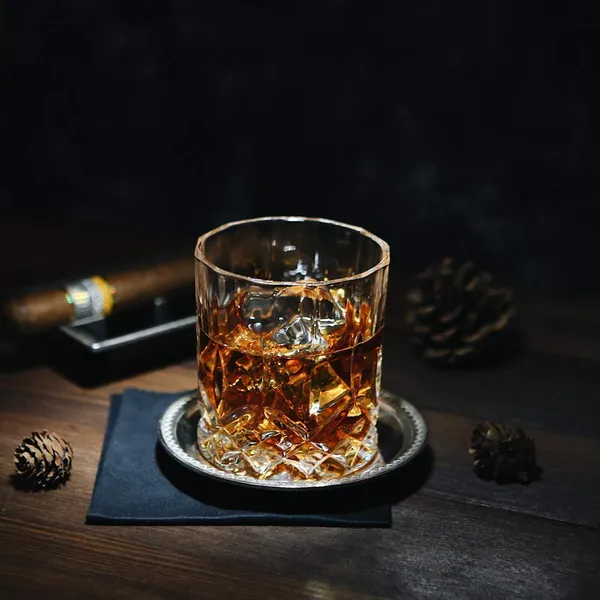 Set_of_2_Italian_Premium_Whiskey_Glasses_for_Drinks_|_Stylish_and_Attractive_Crystal_Design_Glasses