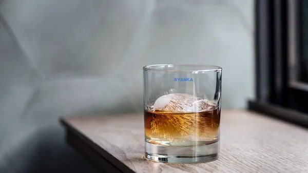 Set_of_2_Italian_Premium_Whiskey_Glasses_for_Drinks_|_Stylish_and_Attractive_Crystal_Design_Glasses