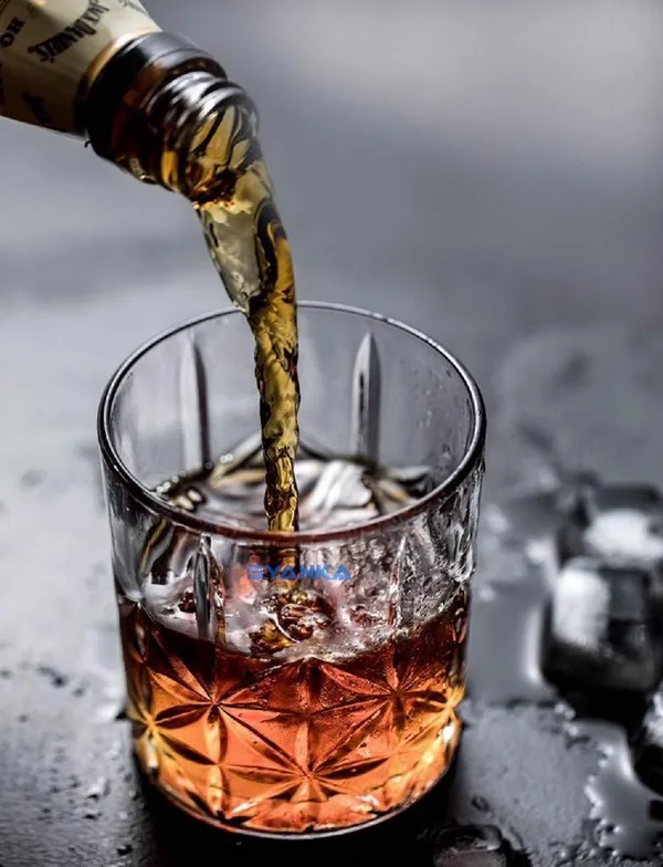 Set_of_4_Italian_Premium_Whiskey_Glasses_for_Drinks_|_Stylish_and_Attractive_Crystal_Design_Glasses