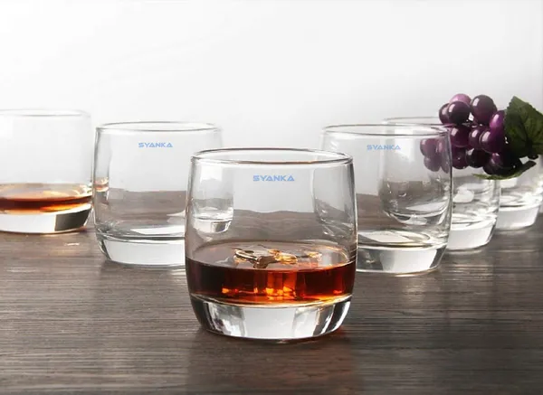 Set_of_4_Italian_Premium_Whiskey_Glasses_for_Drinks_|_Stylish_and_Attractive_Crystal_Design_Glasses