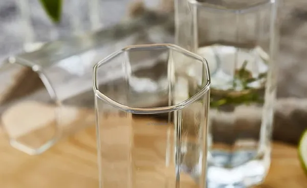 Set_of_4_Italian_Premium_Glasses_for_Juices_and_Water_|_Stylish_and_Attractive_Crystal_Design_Glasses
