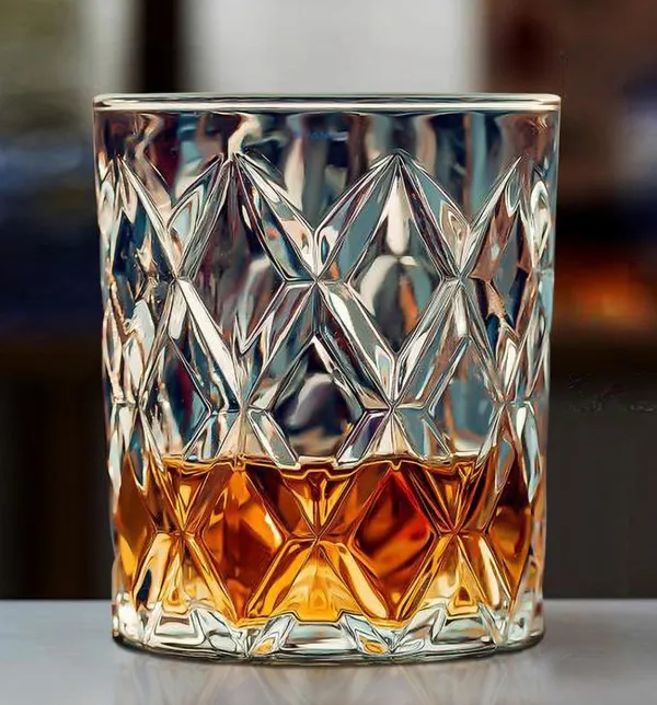 Set_of_6_Italian_Premium_Whiskey_Glasses_for_Drinks_|_Stylish_and_Attractive_Crystal_Design_Glasses