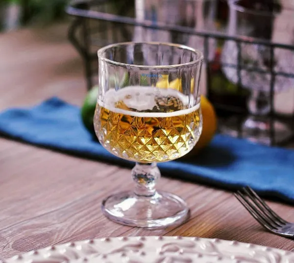 Set_of_6_Italian_Premium_Wine_Glasses_for_Red_and_White_Wine_|_Stylish_and_Attractive_Crystal_Design_Glasses