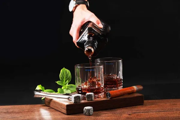 Set_of_6_Italian_Premium_Whiskey_Glasses_for_Drinks_|_Stylish_and_Attractive_Crystal_Design_Glasses