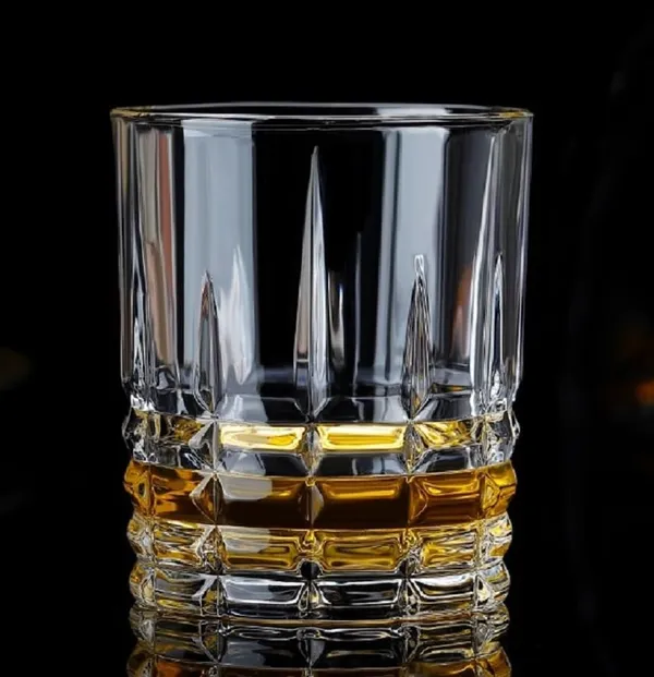 Set_of_6_Italian_Premium_Whiskey_Glasses_for_Drinks_|_Stylish_and_Attractive_Crystal_Design_Glasses