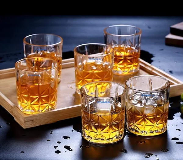 Set_of_6_Italian_Premium_Whiskey_Glasses_for_Drinks_|_Stylish_and_Attractive_Crystal_Design_Glasses