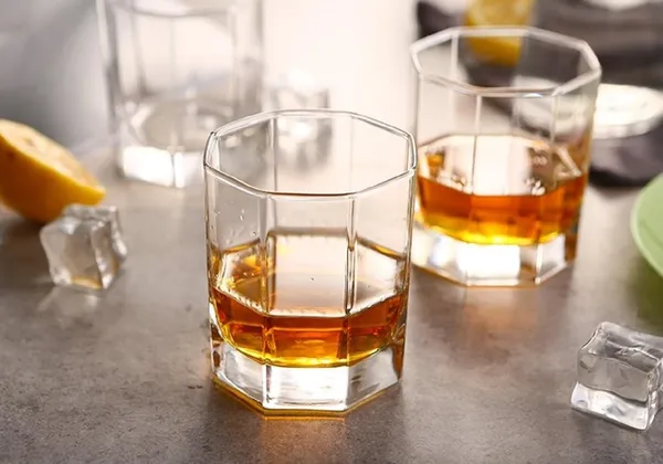 Set_of_6_Italian_Premium_Whiskey_Glasses_for_Drinks_|_Stylish_and_Attractive_Crystal_Design_Glasses