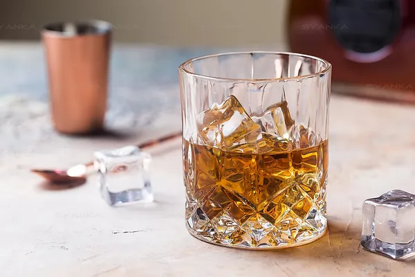 Set_of_6_Italian_Premium_Whiskey_Glasses_for_Drinks_|_Stylish_and_Attractive_Crystal_Design_Glasses