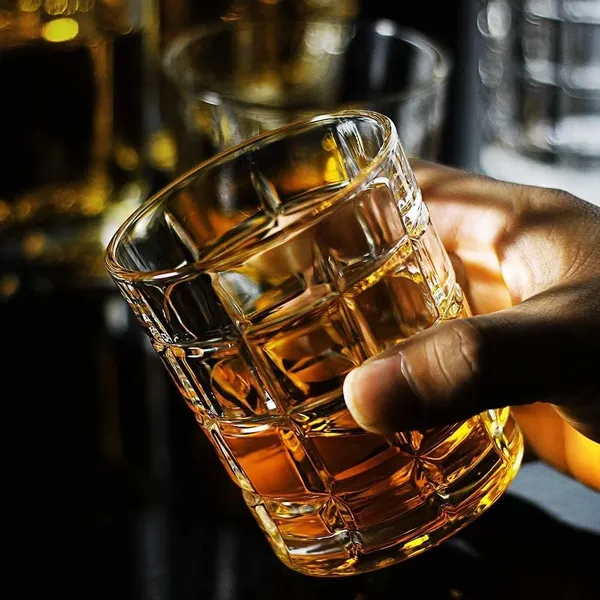 Set_of_6_Italian_Premium_Whiskey_Glasses_for_Drinks_|_Stylish_and_Attractive_Crystal_Design_Glasses