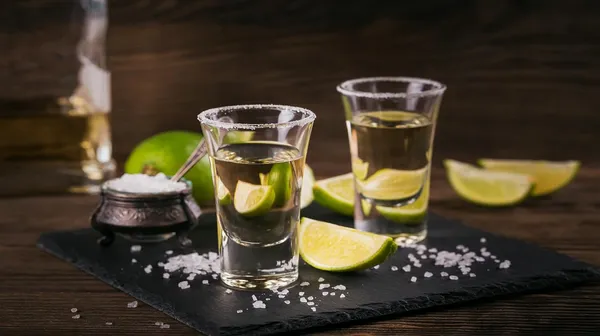 Set_of_6_Italian_Premium_Shot_Glasses_Set_|_Stylish_and_Attractive_Crystal_Design_Glasses