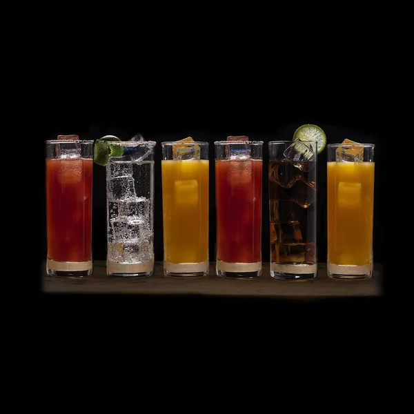 Set_of_8_Italian_Premium_Glasses_for_Juices_and_Water_|_Stylish_and_Attractive_Crystal_Design_Glasses