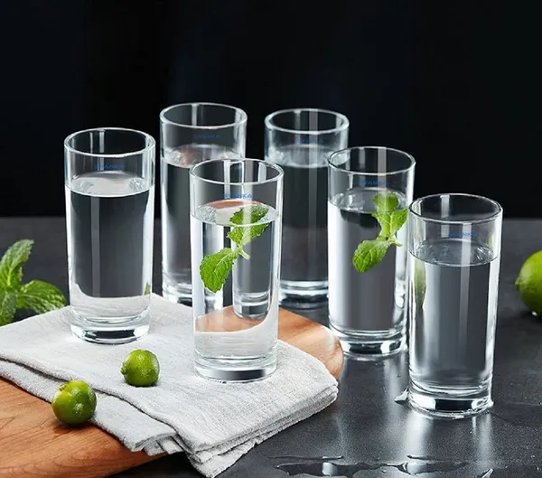 Set_of_8_Italian_Premium_Glasses_for_Juices_and_Water_|_Stylish_and_Attractive_Crystal_Design_Glasses