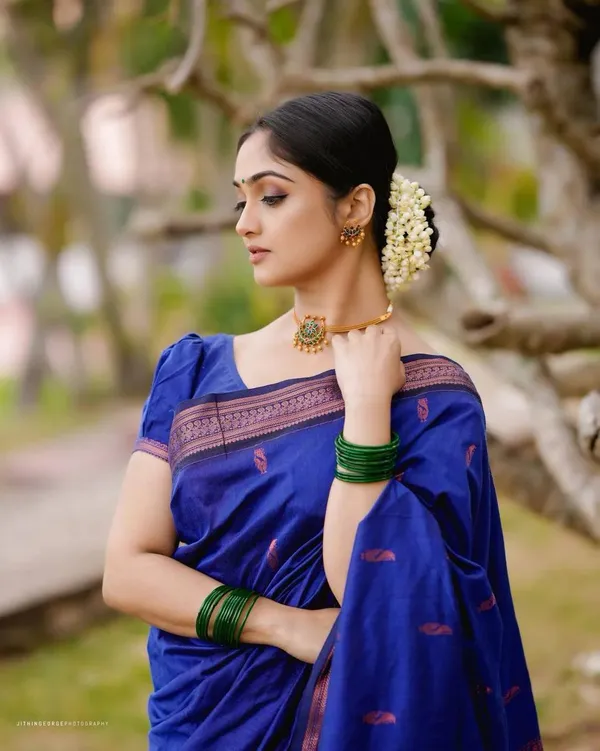 Navy_Blue_Lichi_Silk_Saree_New_Collection_|_Rich_Pallu_Saree_with_Exclusive_Running_Blouse_|_Trending_Jacquard_Party_Wear