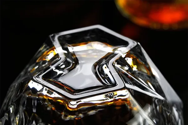 Set_of_2_Italian_Premium_Whiskey_Glasses_for_Drinks_|_Stylish_and_Attractive_Crystal_Design_Glasses