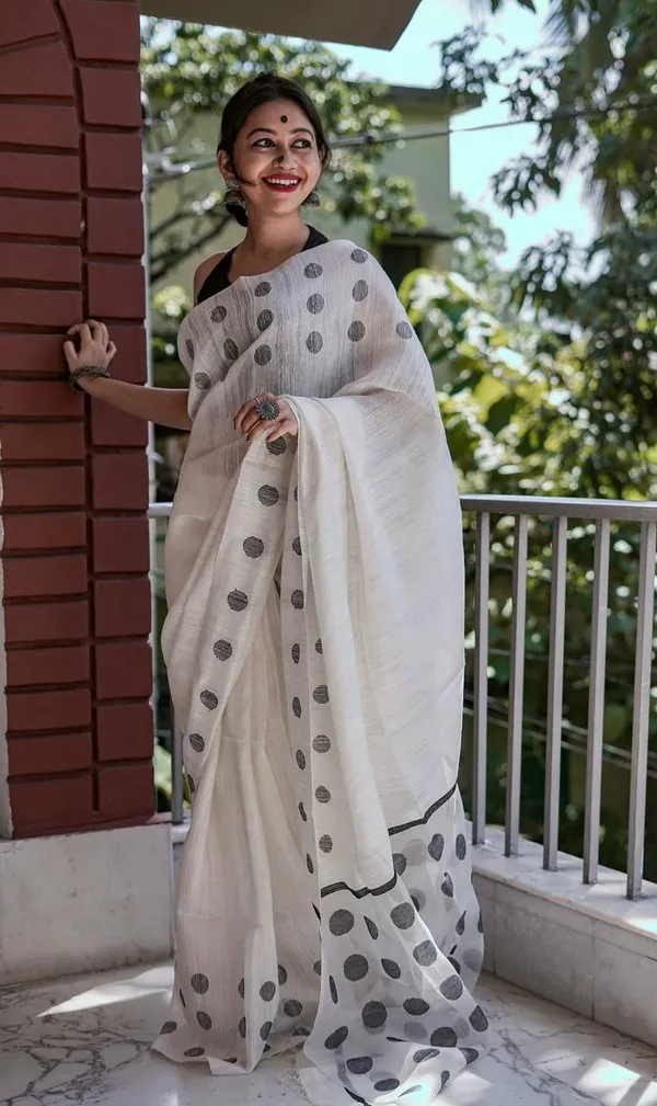 White_Cotton_Silk_Saree_New_Collection_|_Latest_Design_Polka_Dot_Saree_with_Contrast_Black_Blouse_Piece_|_Soft_Lilan_Slab