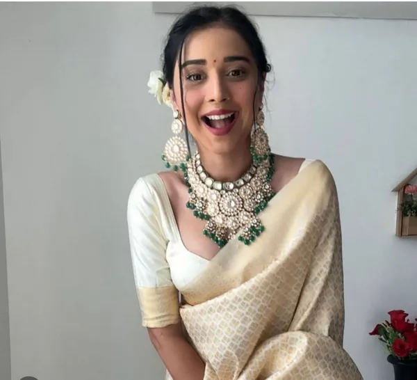Beige_Banarasi_Ready_to_Wear_Lichi_Silk_Saree_|_Premium_Party_Wear_Saree_with_Blouse_Piece_|_Trendy_Wedding_&_Festive_Soft_Silk_Sadi_Collection