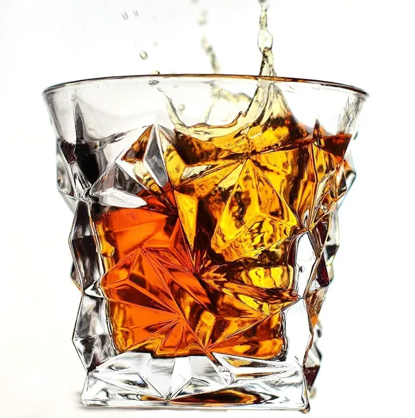 Set_of_6_Italian_Premium_Whiskey_Glasses_for_Drinks_|_Stylish_and_Diamond_Crystal_Design_Glasses