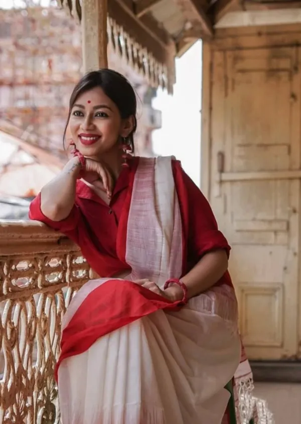 White_Red_Saree_-_Premium_Quality_Fabric_Soft_Lilan_Slab_Saree_New_Collection_|_Latest_Design_Party_Wear_Saree_with_Rich_Pallu_&_Running_Blouse_Piece