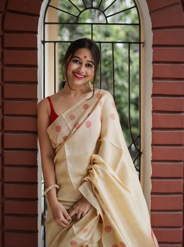 Beige_Cotton_Silk_Saree_New_Collection_|_Latest_Design_Polka_Dot_Saree_with_Contrast_Red_Blouse_Piece_|_Soft_Lilan_Slab