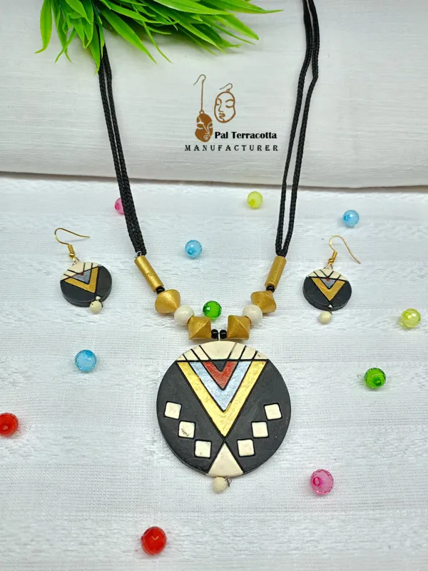Multicolor_Classic_Design_Handmade_Jewellery_Set