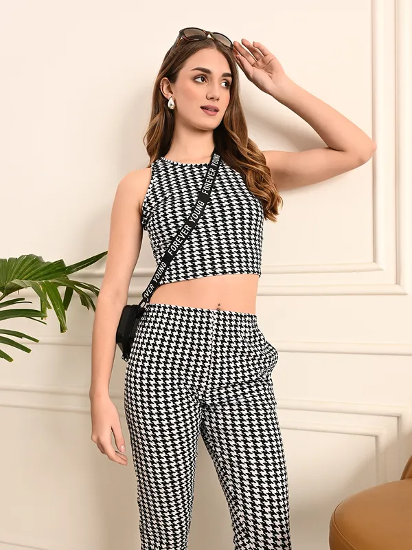 Black_Polyester_Houndstooth_Sleeveless_Crop_Top_And_Trousers_Co-Ords_For_Women_&_Girls