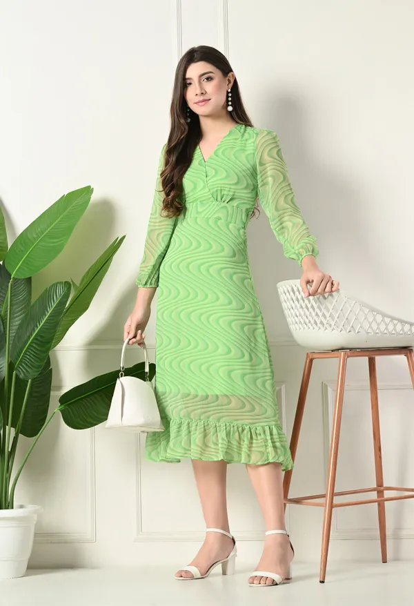 Elegant_Printed_Midi_Dress_with_Long_Sleeves