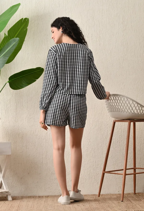 Houndstooth_Co-ord_Set_–_Casual_&_Stylish_Outfit