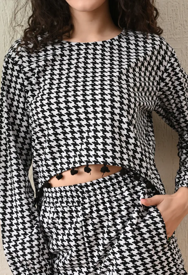 Houndstooth_Co-ord_Set_–_Casual_&_Stylish_Outfit