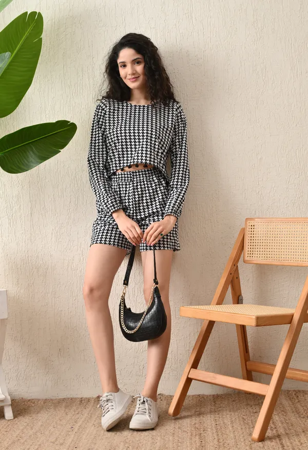 Houndstooth_Co-ord_Set_–_Casual_&_Stylish_Outfit