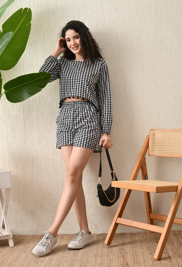 Houndstooth_Co-ord_Set_–_Casual_&_Stylish_Outfit
