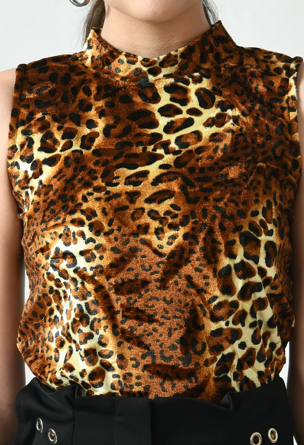 Gold_Velvet_Round_Neck_Sleeveless_Top_For_Women