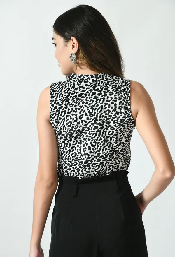 White_Velvet_Round_Neck_Sleeveless_Top_For_Women