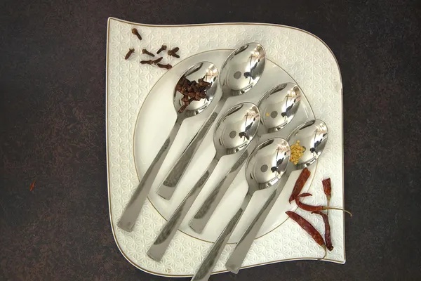 Silver_Stainless_Steel_Spoons_Set_Of_12_Dinner_Spoon_Length_16Cm_Food_Grade_Silverware_For_Home_&_Kitchen-_Mirror_Polished_12_Silver_Spoons