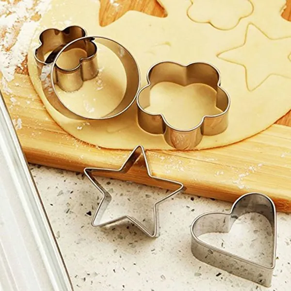 Cookie_Cutter_Stainless_Steel_Cookie_Cutter_with_4_Shape_3_Sizes_Heart_Round_Star_and_Flower,_12_Pieces