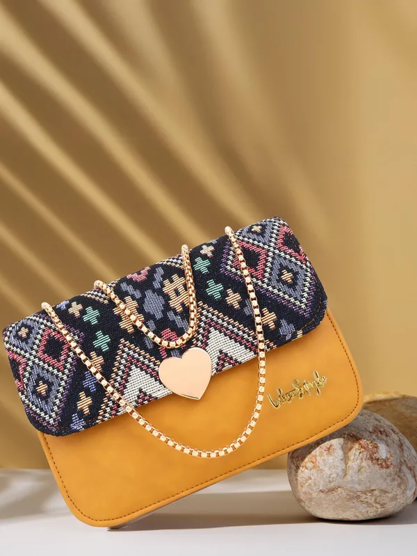 Beige_Jute_&_PU_Leather_Closure_Flap_Sling_Bag_For_Women_(_24_*_17_*_7_Cm)