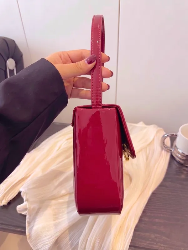 LIKE_STYLE_Patent_PU_Sling_Bag_with_Metal_Clasp