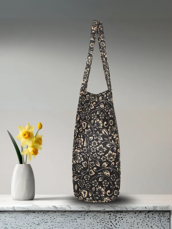 LIKE_STYLE_Women's_Tote_Bag_|_Ethnic_Print_Canvas_Handbag_with_Zipper_Closure_&_Spacious_Compartments