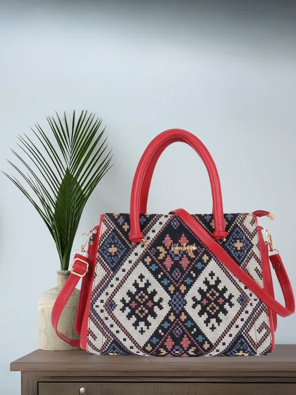 Maroon_Jute_&_PU_Leather_Closure_Zip_Shoulder_Bag_(_33_*_23_*_11_Cm)