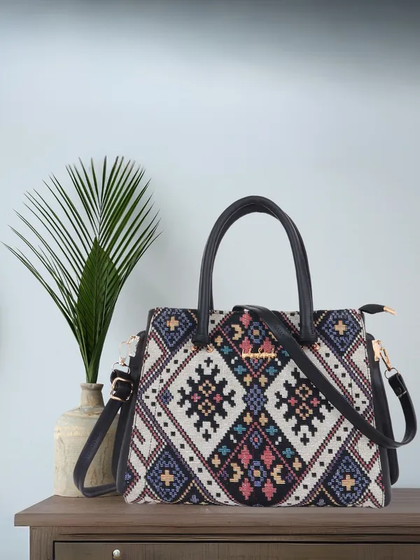 Black_Jute_&_PU_Leather_Closure_Zip_Shoulder_Bag_(_33_*_23_*_11_Cm)