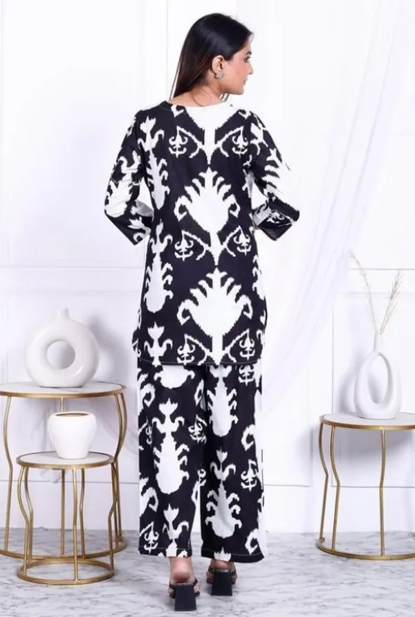 Women's_Viscose_Cotton_Black_Floral_Printed_Kurta_and_Pant_Set_|_Co-Ord_Set_for_Women
