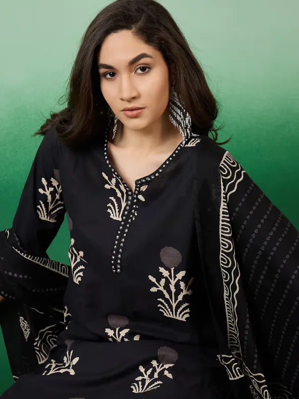 Black_Discharge_print_with_Round_neck_embroidered_cotton_kurta_sets