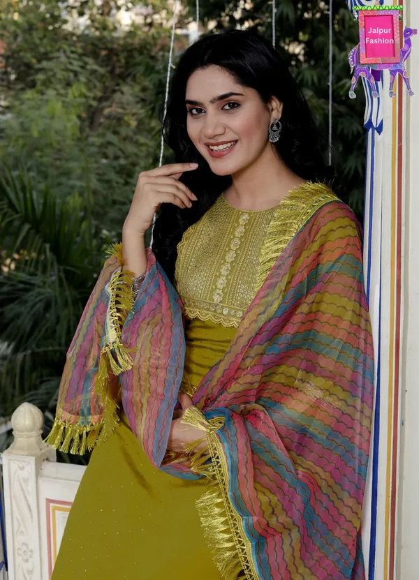 Neon_Makhan_Malai_Roman_Silk_Neon_Embroidered_Kurta_Set_For_Women