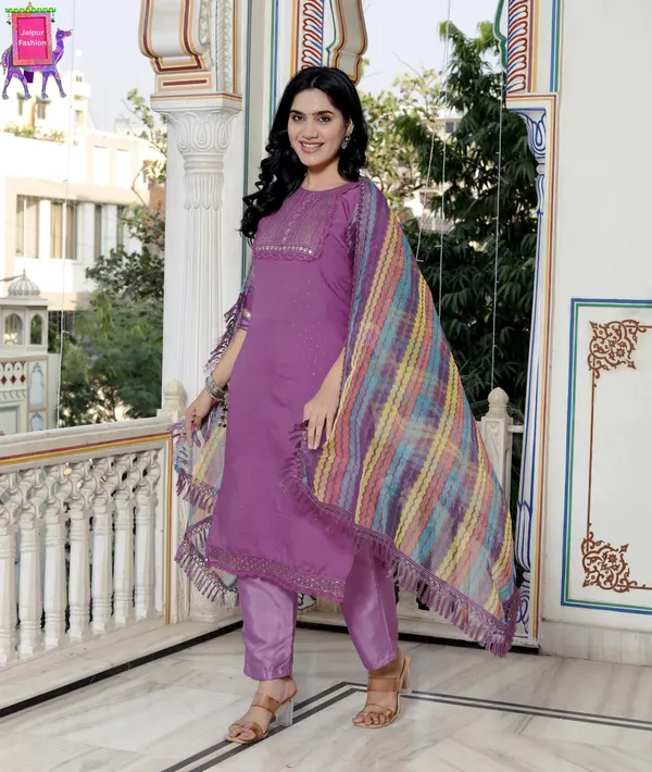 Lavender_Makhan_Malai_Roman_Silk_Embroidered_Kurta_Set_For_Women